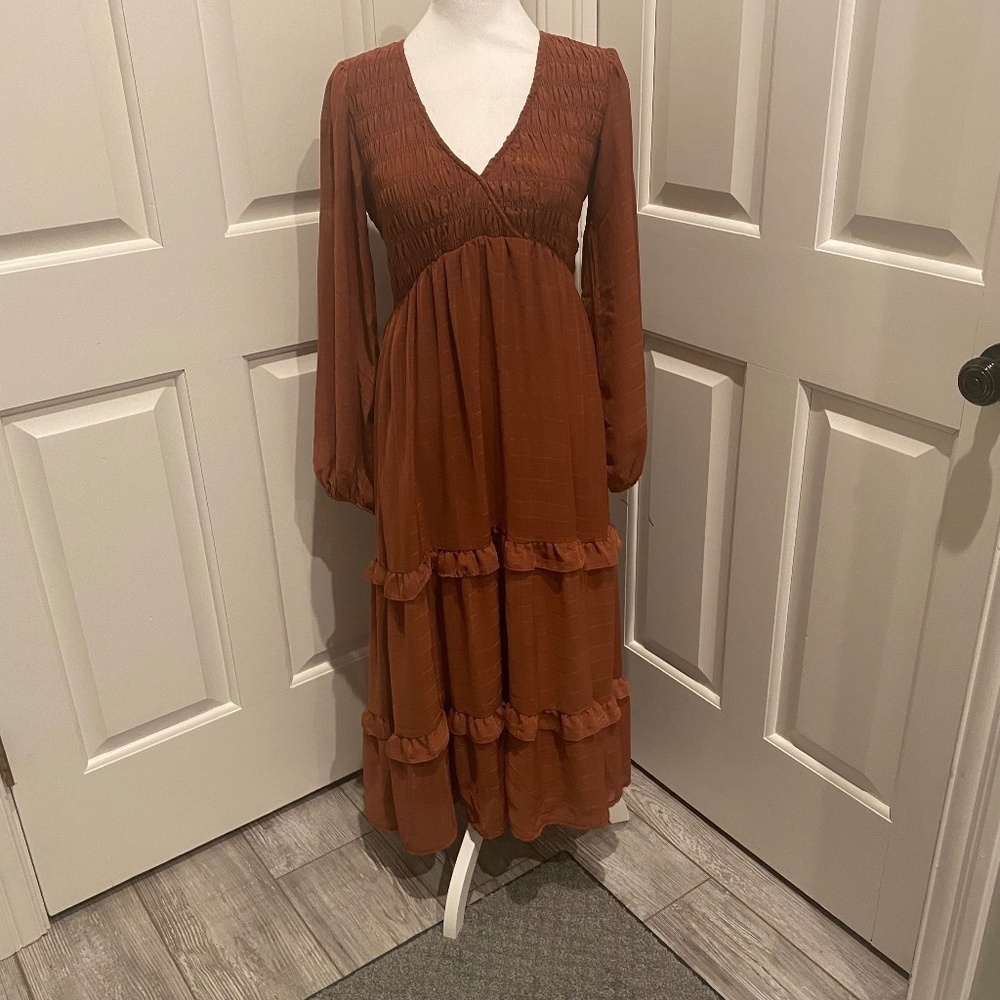Moon River Rust Brown Tiered Long Sleeve Midi Dress